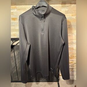 Men’s size LG Layer Eight Quick Dry In Black 1/4 zipper 28 x 24 arm 28 EUC